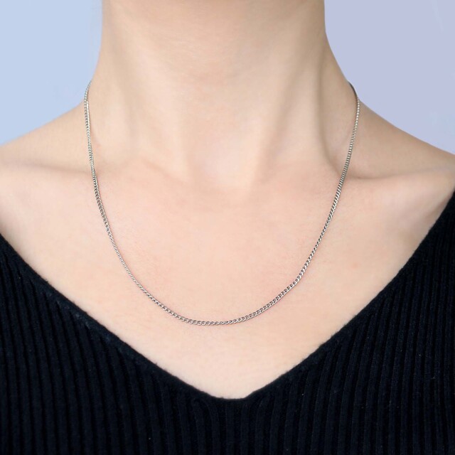ネックレスチェーン着用画像