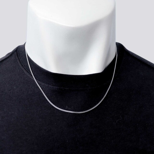 ネックレスチェーン着用画像