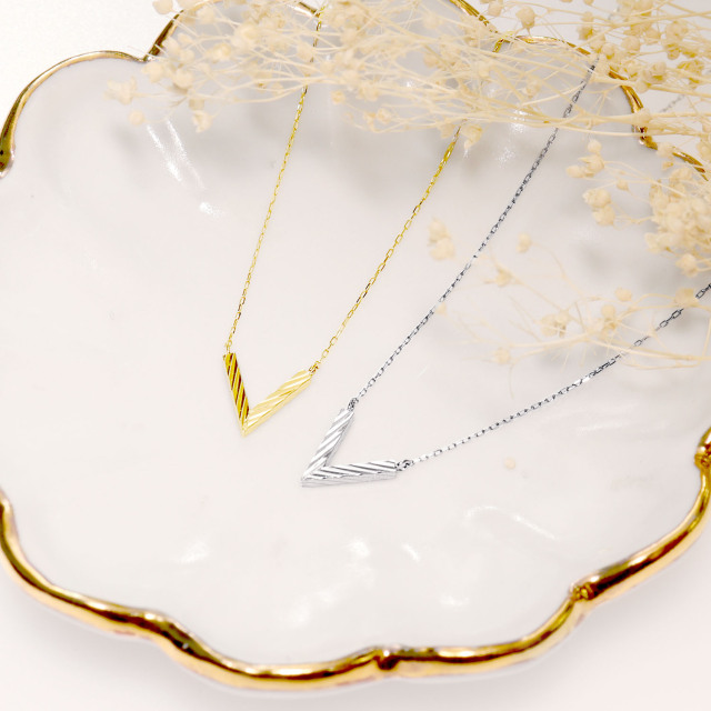 ネックレス レディース 地金 V デザイン