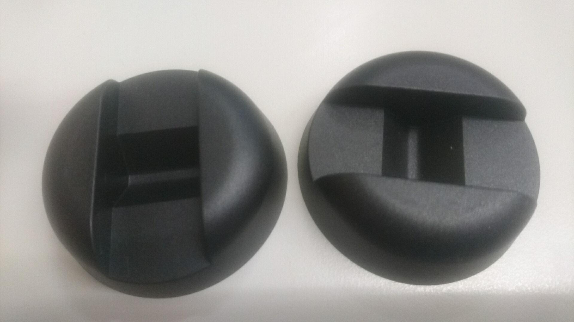 【J台(厚み20mm用)】（1～500個まで）自在展示スタンド フロートケース厚み20mm用J台（ブラック■）ラリマー、天然石、ストーン、ジュエリーなどの発送やディスプレイ、コレクションに最適【ルースケース台】