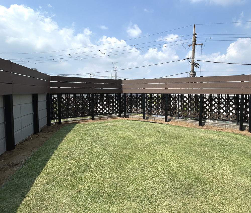 ��i�݂̂R�i�̔ނ��ݒu