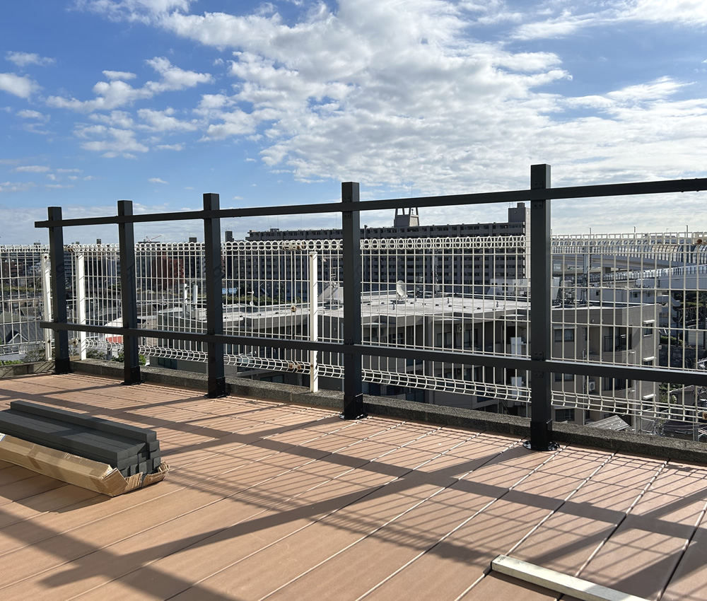 ���̌�͏c�i�q�ނ�ݒu���Ďd�グ�Ă����܂�