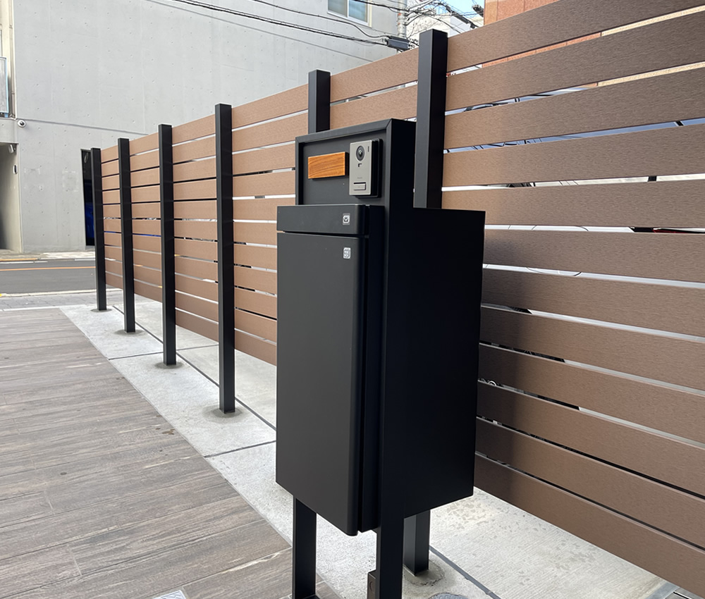 �ނ̌��Ԃ͂P�O�~���Ԋu