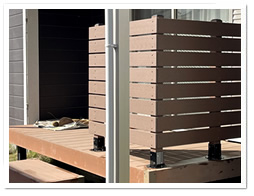 �����f�b�L��ɐݒu�����l�H�؃{�[�_�[�t�F���X�i�u���E���F�j