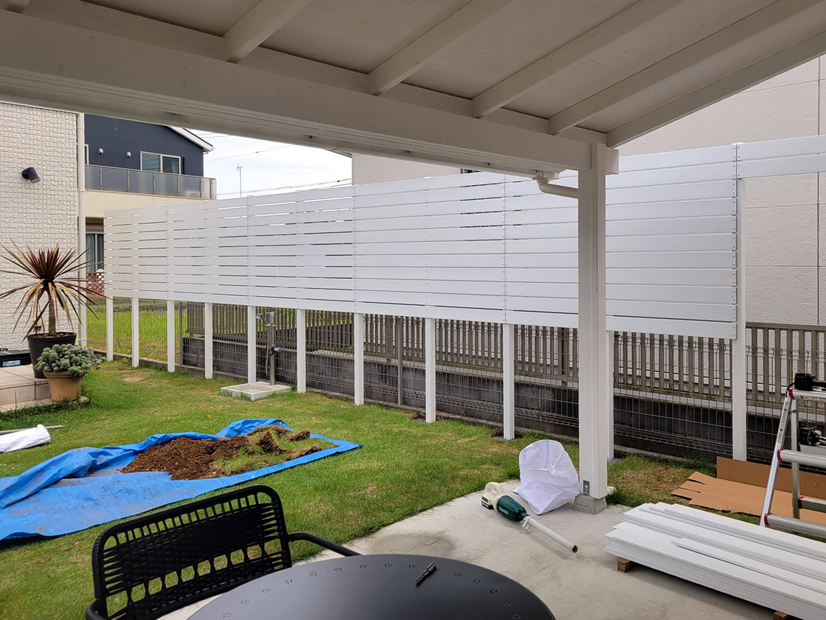 �T��̃t�F���X��\��I���āA����łX���̃t�F���X���o���オ��܂����B