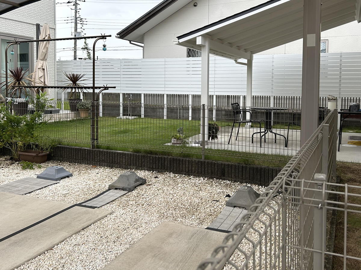 �V�C�̗ǂ����͂����ƃz���C�g�̃t�F���X������S�̂��Ƃ炵�A���邭�u�₩�Ȉ�ۂ�^���Ă����Ǝv���܂��B