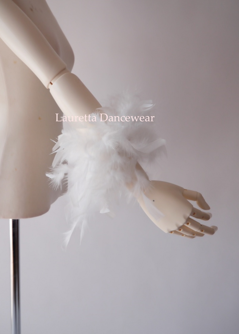 【社交ダンスドレス】在庫あり FW103 ドレス用フロート フェザー付バングル シャンデリアマラボー/ホワイト 1ペア