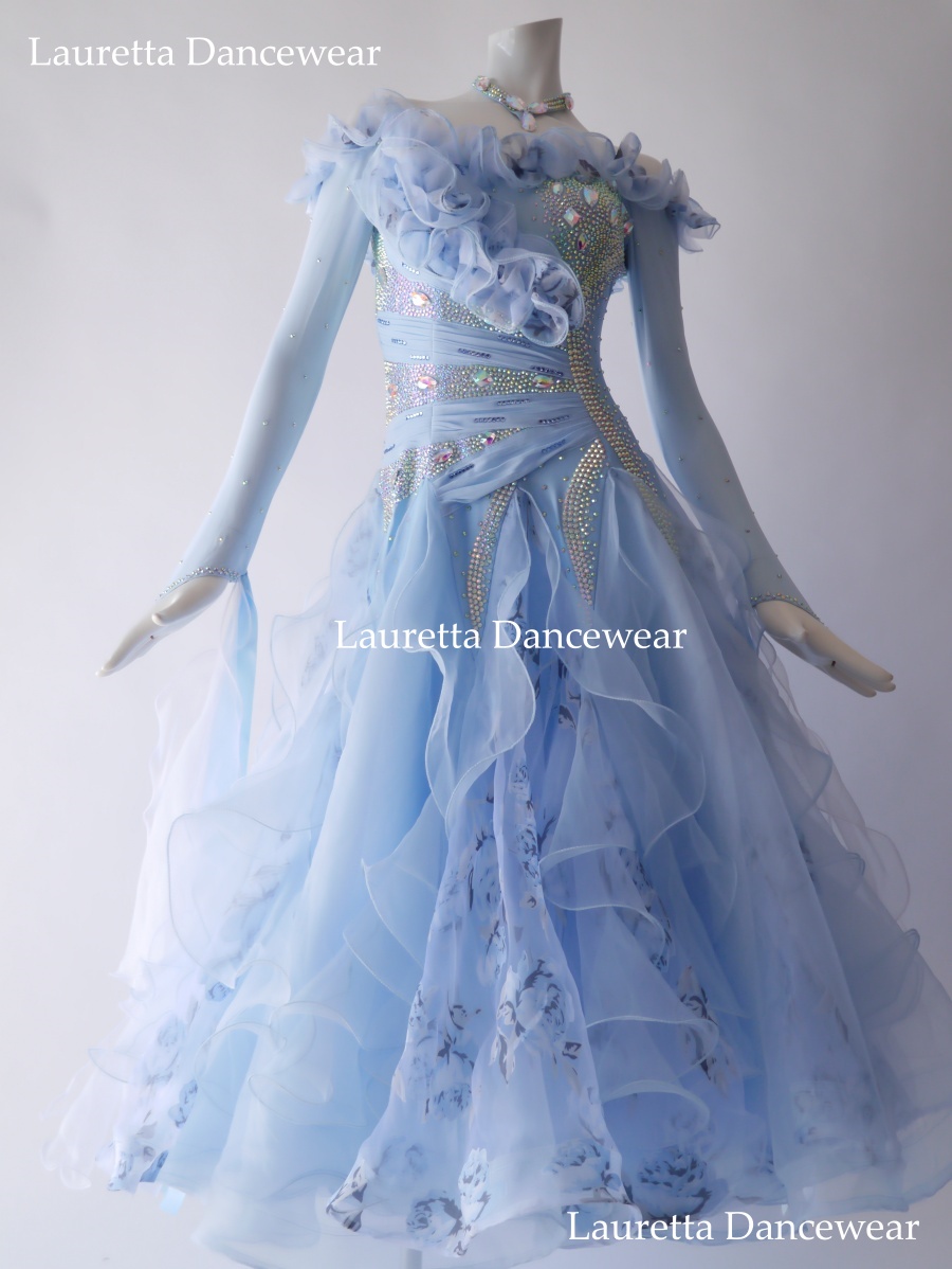 【社交ダンスドレス・衣装】ST21050 スタンダード/モダン 高級仕様 ライトブルー ローズプリント (M)