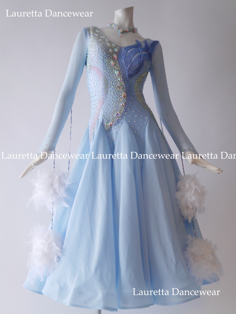 【社交ダンスドレス・衣装】ST21060 スタンダード/モダン 高級仕様 フェザーボンボン&ラインストーンフロー/ライトブルー(M)