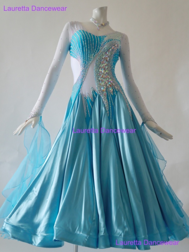 【社交ダンスドレス・衣装】ST20941 スタンダード/モダン　高級仕様　ライトブルー/ホワイト（M）