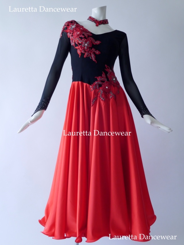 赤い社交ダンスドレス フラワーモチーフ付き 社交ダンスドレス 赤フラワーモチーフ付き