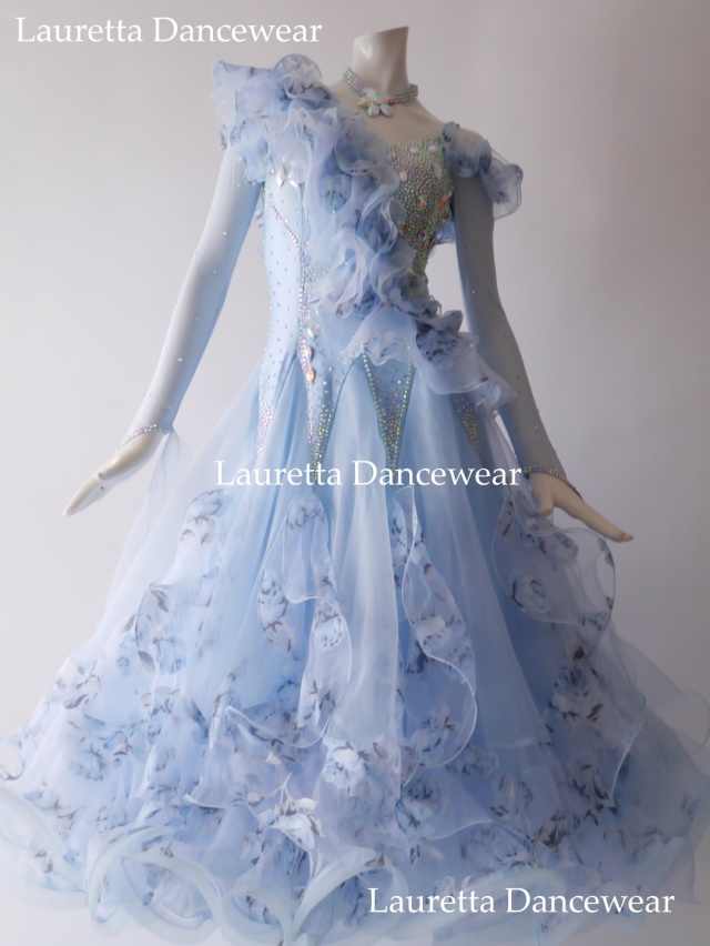 【社交ダンスドレス・衣装】ST21092 スタンダード/モダン 高級仕様 パウダーブルー ローズプリント (M)