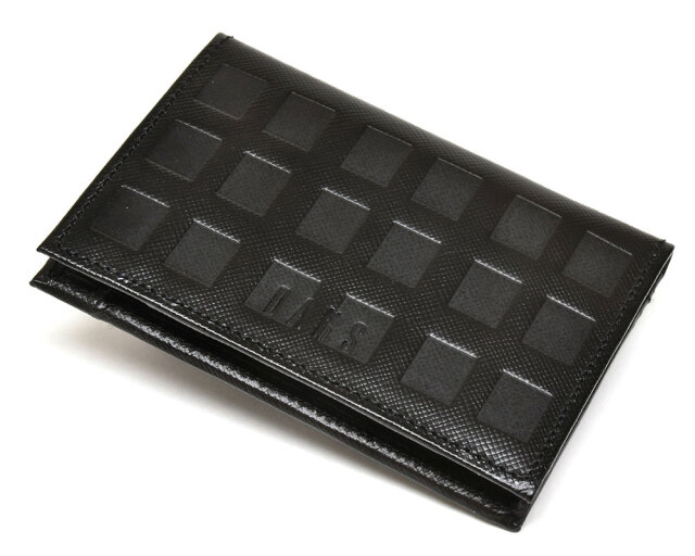 Checker emboss（チェッカーエンボス） パスケース  「DAKSダックス」　DP25465 クロ　正面