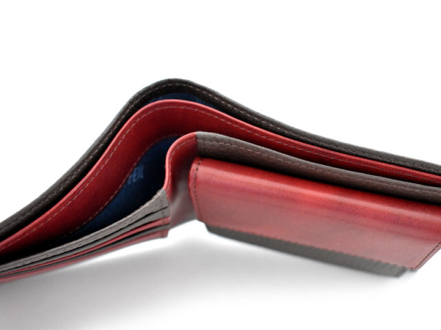 Superior（スペリオール） 二つ折り財布（小銭入れあり） 　「ゴールドファイル」　GP24217　特徴