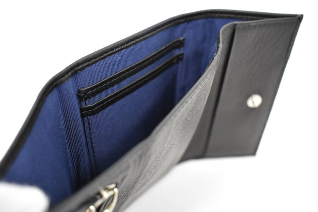 Glove high soft leather（グローブハイソフトレザー） 三つ折り財布（小銭入れあり）「プレリーギンザ」　NPM4213 特徴