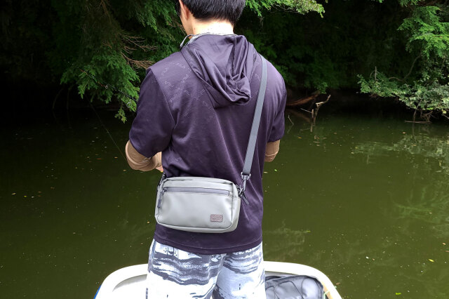 ACTIVE（アクティブ） 防水＆耐久&軽量　ショルダーバッグ NP00810　イメージ画像