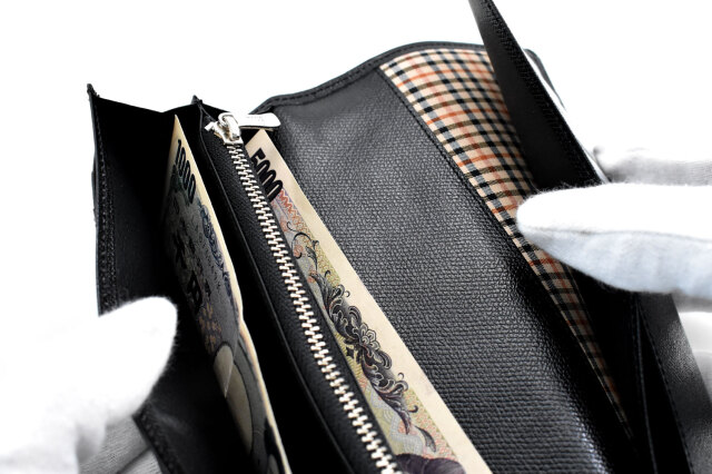 Classic（クラシック） 長財布（小銭入れあり） 「DAKSダックス」 DP34016