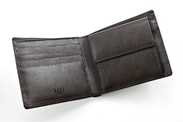 Classic（クラシック） 二つ折り財布（小銭入れあり）  「DAKSダックス」　DP34314 ダークブラウン 内作り