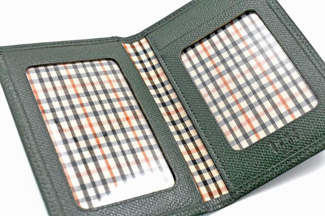 Classic（クラシック） 2面パスケース  「DAKSダックス」　DP34770 グリーン 内作り