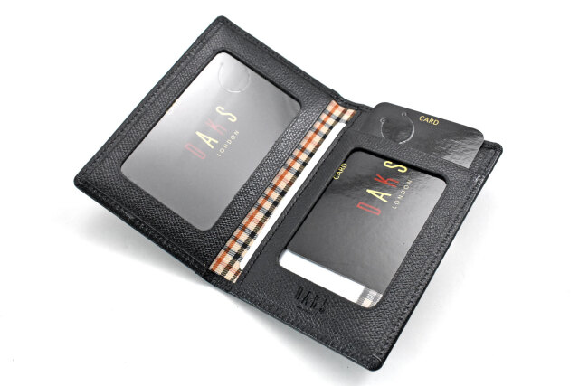 Classic（クラシック） 2面パスケース  「DAKSダックス」　DP34770 イメージ画像