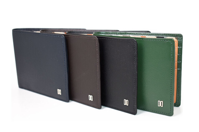 Luster（ラスター） 二つ折り財布（小銭入れなし）  「DAKSダックス」　DP35215　カラー