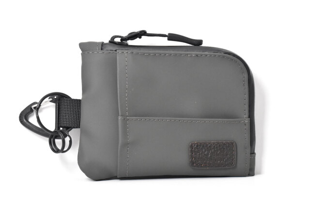 ACTIVE（アクティブ） ネックストラップ付マルチケース 「プレリー1957」 NP00960　グレー　正面