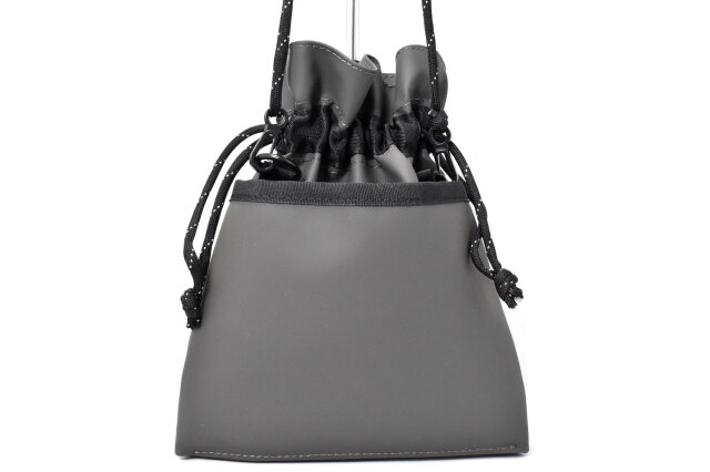 ACTIVE（アクティブ） 防水＆耐久＆軽量　コンパクト巾着ショルダーバッグ 「プレリー1957」 NP01470　グレー　裏面