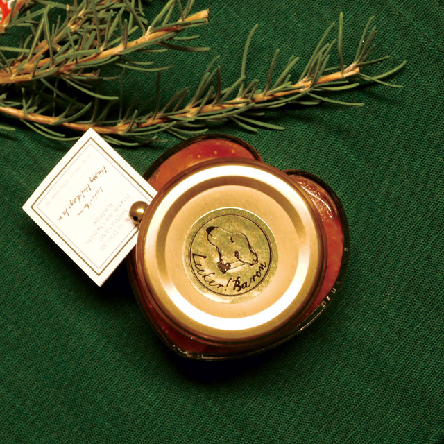 かわいいハート形のビンに入った、レッカーバロンのハッピーホリデージャム