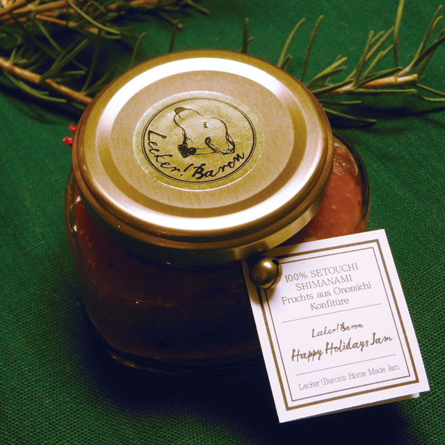 かわいいハート形のビンに入った、レッカーバロンのハッピーホリデージャム