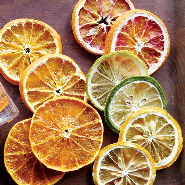 しまなみ尾道でとれた珍しい5種類の柑橘をそのまま ドライフルーツにしました。