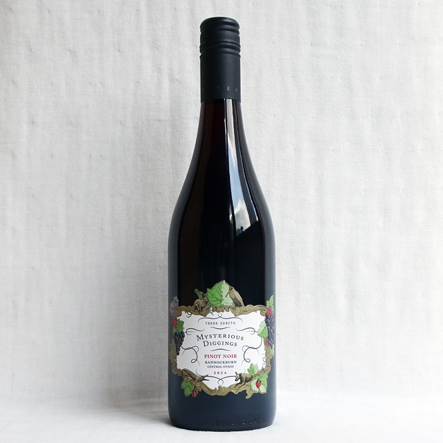 テラ・サンクタ　ミステリアス・ディギングス　ピノ・ノワール　2024年