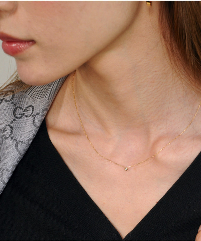 Pt プリンセスカット ダイヤモンド ペンダントネックレス 触れ合っ  