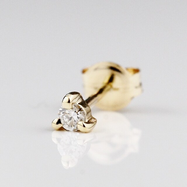 ピナコテーカ 324 タイニー 一粒ダイヤモンド スタッド ピアス 18金  