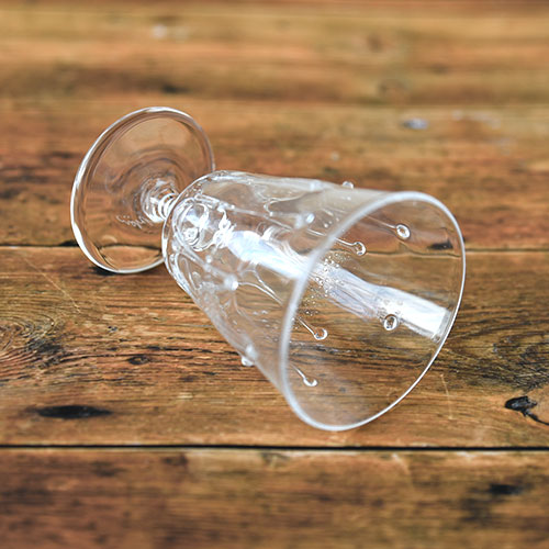 雫のワイングラス／小林 亮二