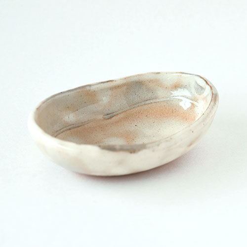 朱粉引き 楕円小鉢／亀井 紀子(陶工房 もちの木)
