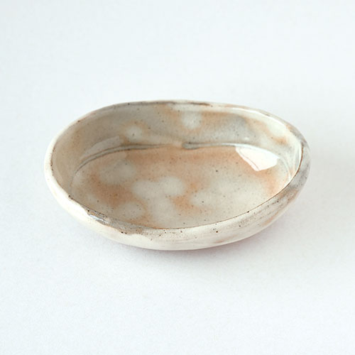 朱粉引き 楕円小鉢／亀井 紀子(陶工房 もちの木)