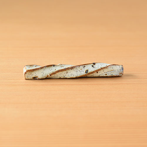 鉄吹粉引き カトラリーレスト／亀井 紀子