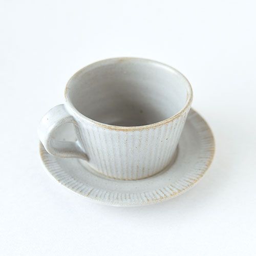 コーヒーカップ＆ソーサー(陶器・しのぎ マットホワイト)／森永 淳俊