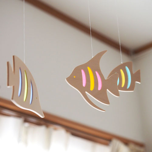 木製モビール 宙を泳ぐ魚(エンゼルフィッシュ)/おとぎ屋