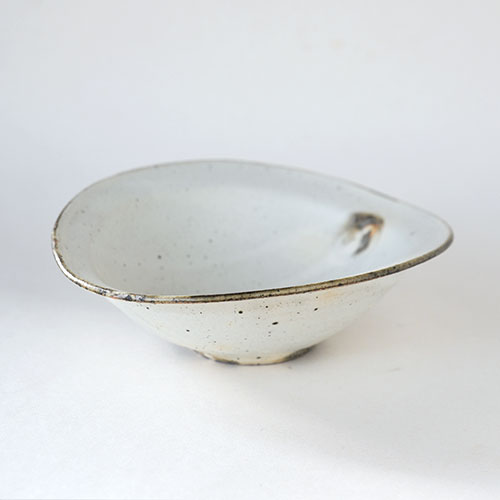 粉引 だ円兜鉢・小【陶器】／十河 隆史(T-POTTERY)