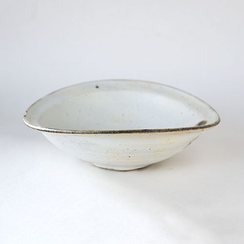 粉引 だ円兜鉢・中【陶器】／十河 隆史(T-POTTERY)