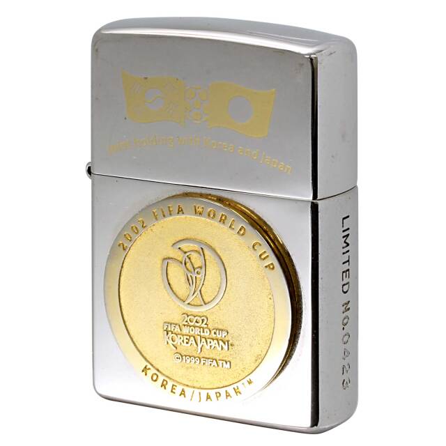 絶版/ヴィンテージ Zippo ジッポー 中古 2001年製造 限定品 2002 FIFA World Cup 日韓 ゴールドメダル シリアルナンバー No.0423  [B]使用感ありやや傷汚れあり
