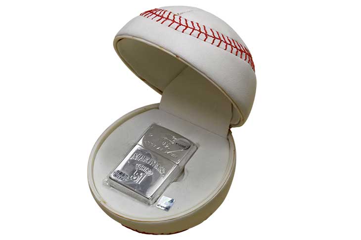 Zippo ジッポー 絶版・2001年製造 MARINERS ICHIRO 2001 AL MVP マリナーズ イチロー Mo.0399