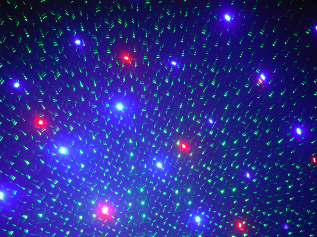 満天の星、さまざまなグラフィック模様で幻想的な光を演出スターレーザーライト（レーザービーム）