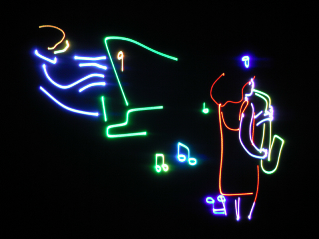 高性能光学式スキャナー搭載 ハイパワー5Wフルカラーレーザーライト