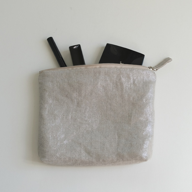 フラットポーチ小　エクリューシルバー