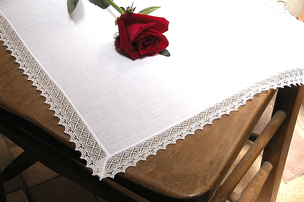 アンティーク オープンカットワーク薔薇レース イニシャル花文字刺繍 リネンカバー アンティークリネンクッションカバー カットワーク 刺繍 ピロー