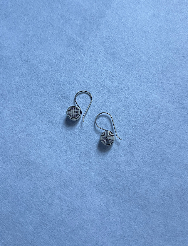 カレンシルバーピアス 宇宙