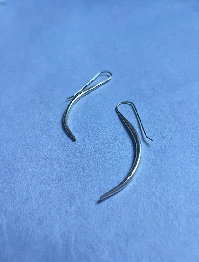 カレンシルバーピアスロング