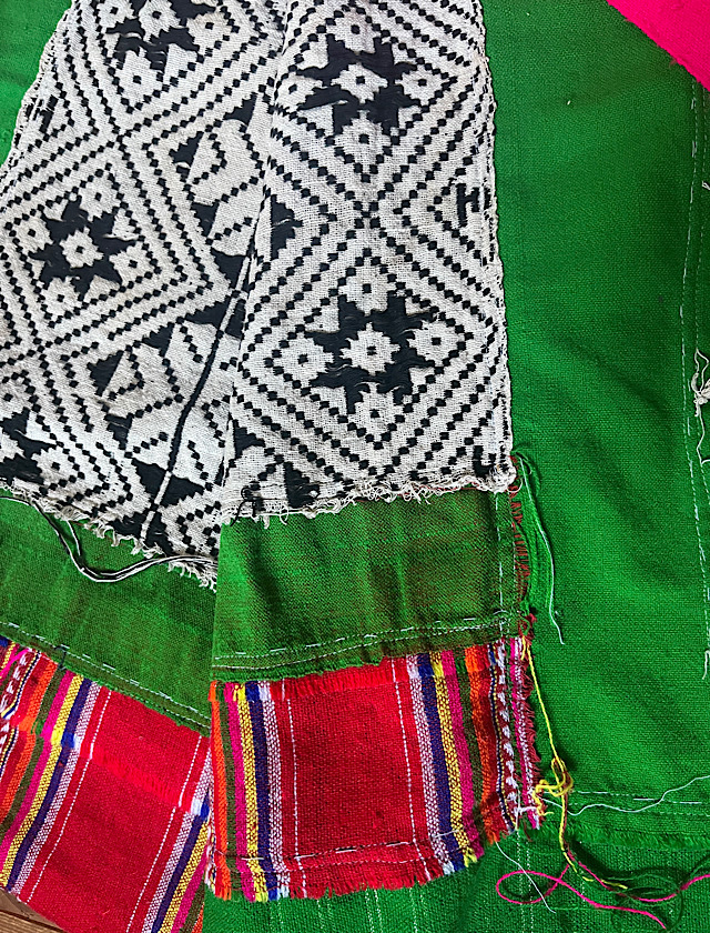 タイ族古布ブランケット藍桃